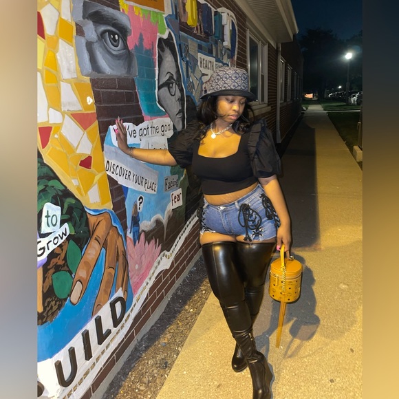 Blue denim shorts - Picture 4 of 4